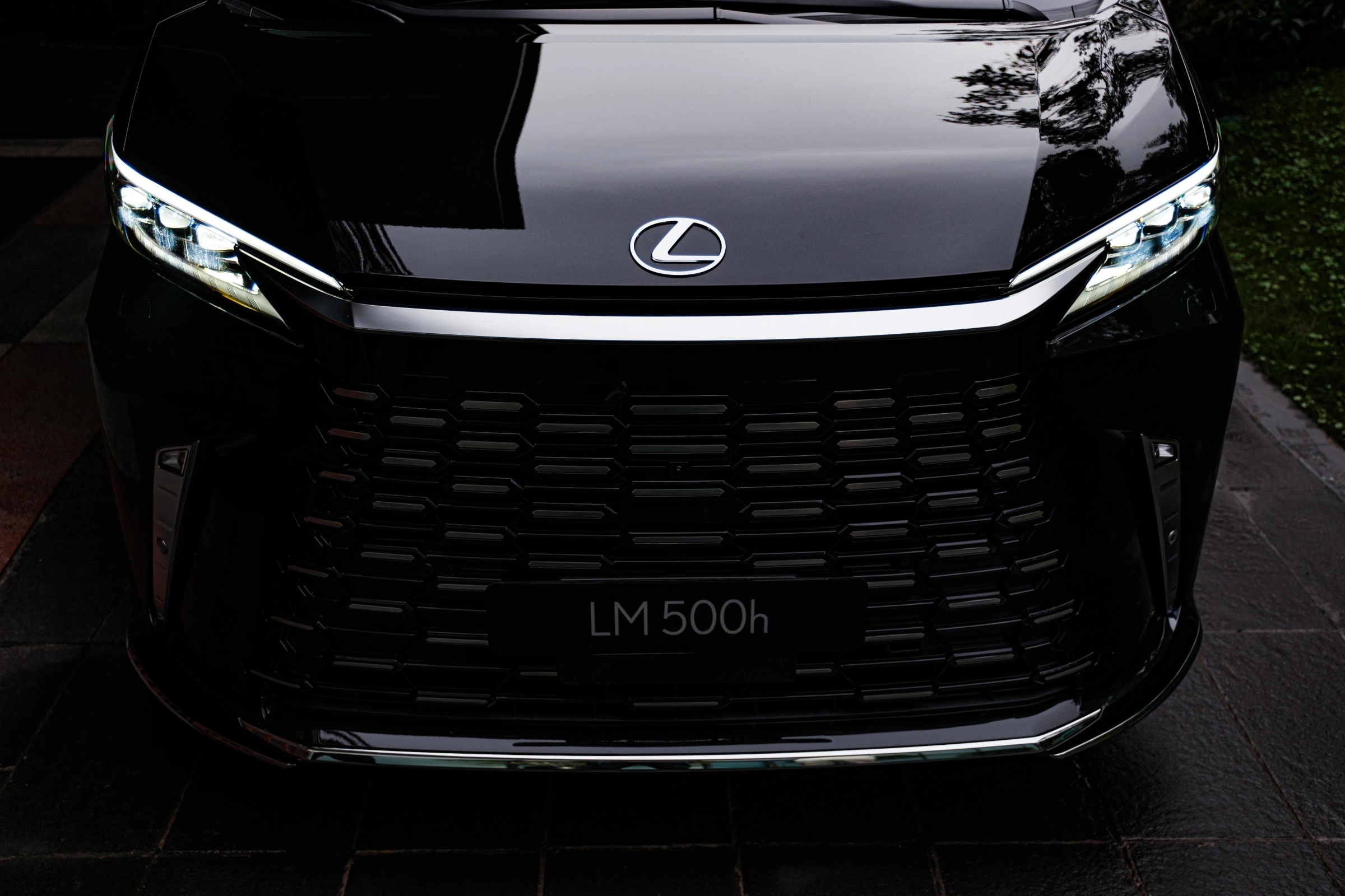 Lexus LM 2026 16