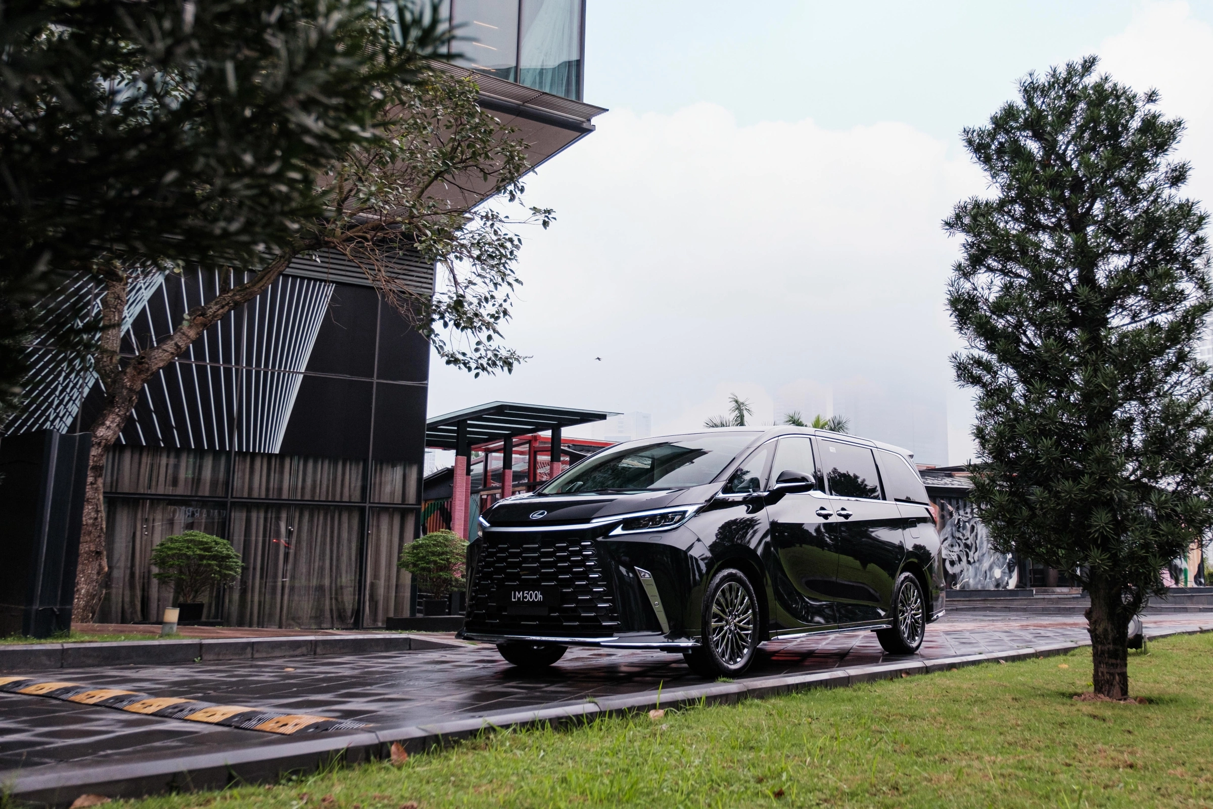 Lexus LM 2026 4