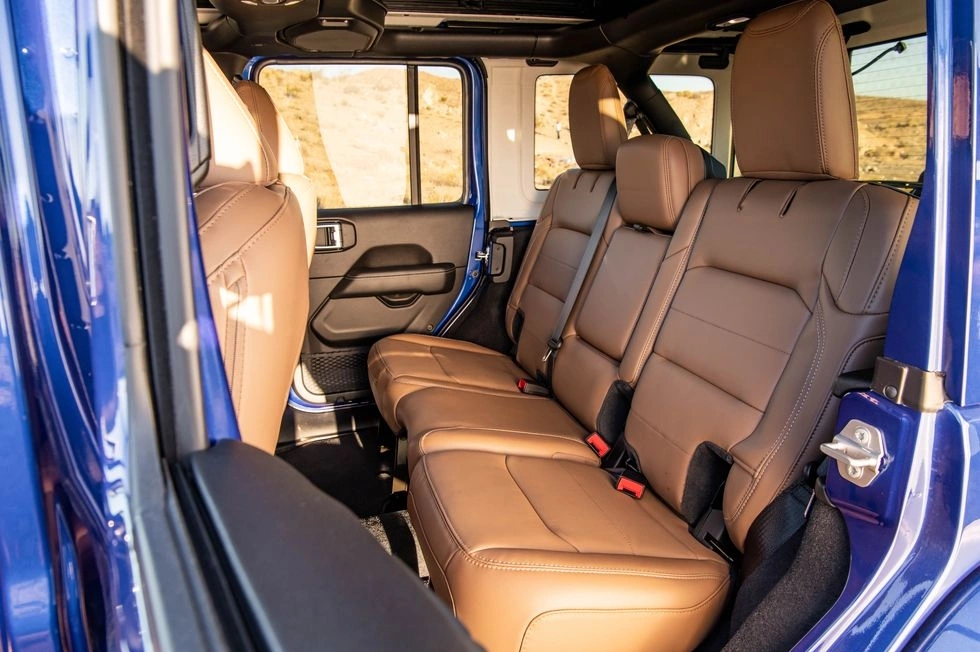 Jeep Wrangler 2026 11