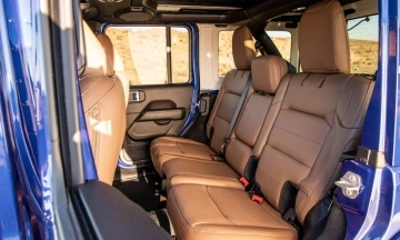 Jeep Wrangler 2026 23
