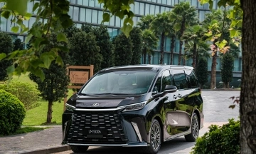 Lexus LM 2026 32