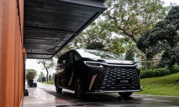 Lexus LM 2026 33