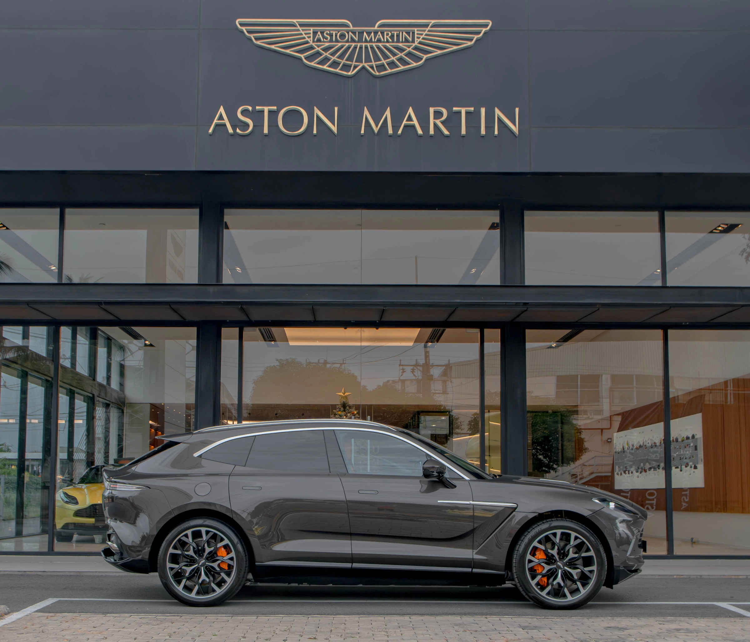 Aston Martin DBX 2026 4