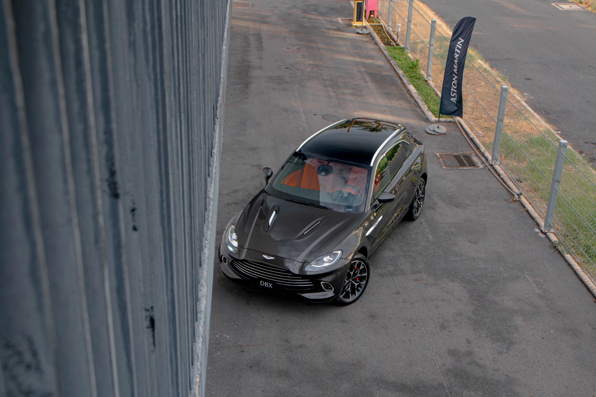 Aston Martin DBX 2026 6