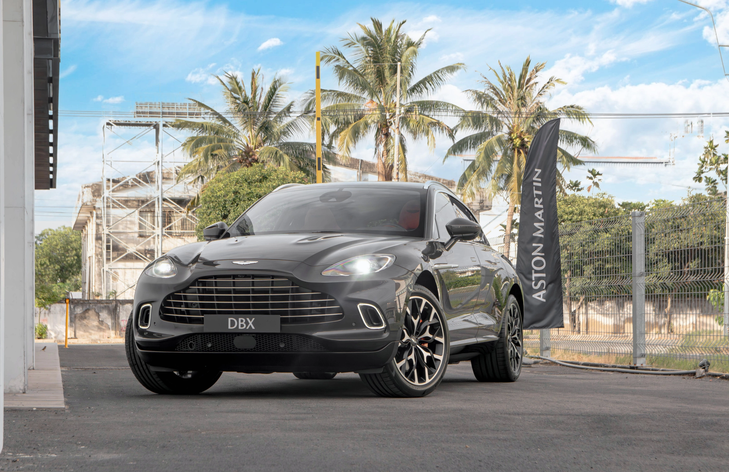 Aston Martin DBX 2026 2
