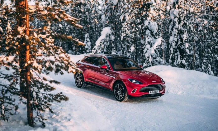 Aston Martin DBX 2026 28