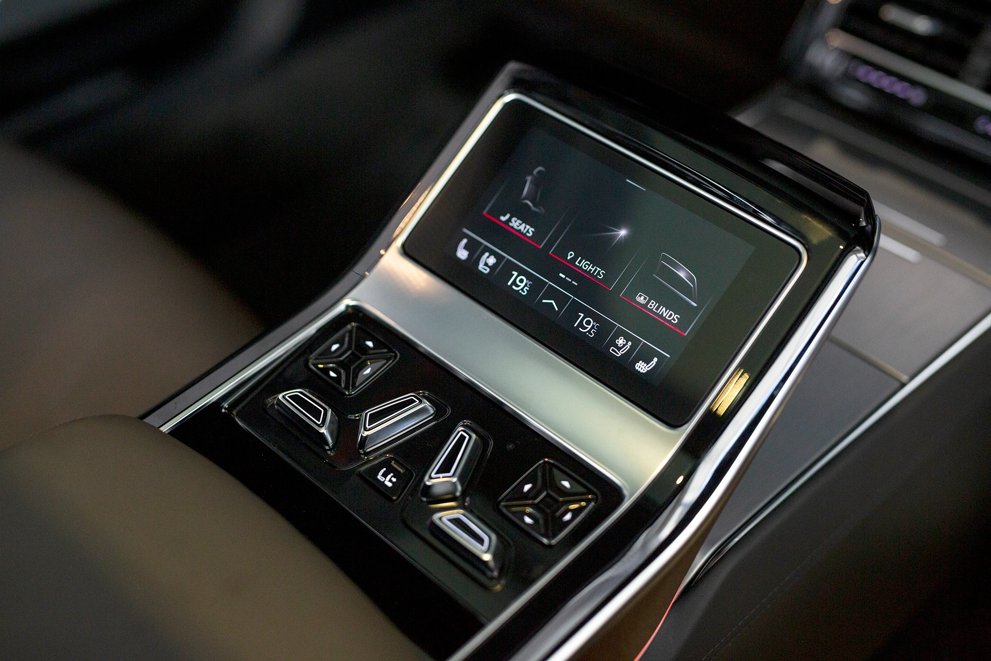 Audi A8L 2026 12