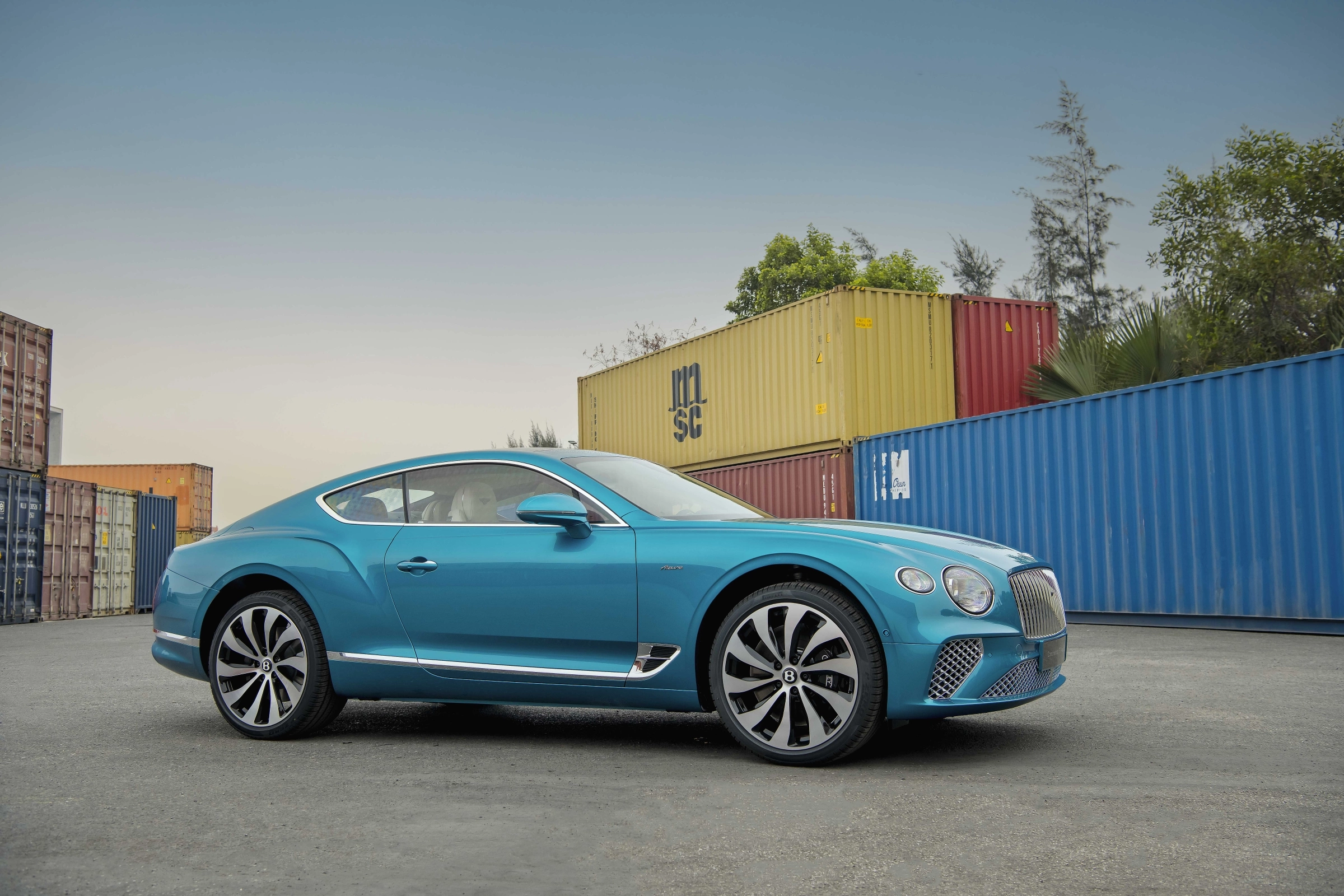 Bentley Continental 2026 4