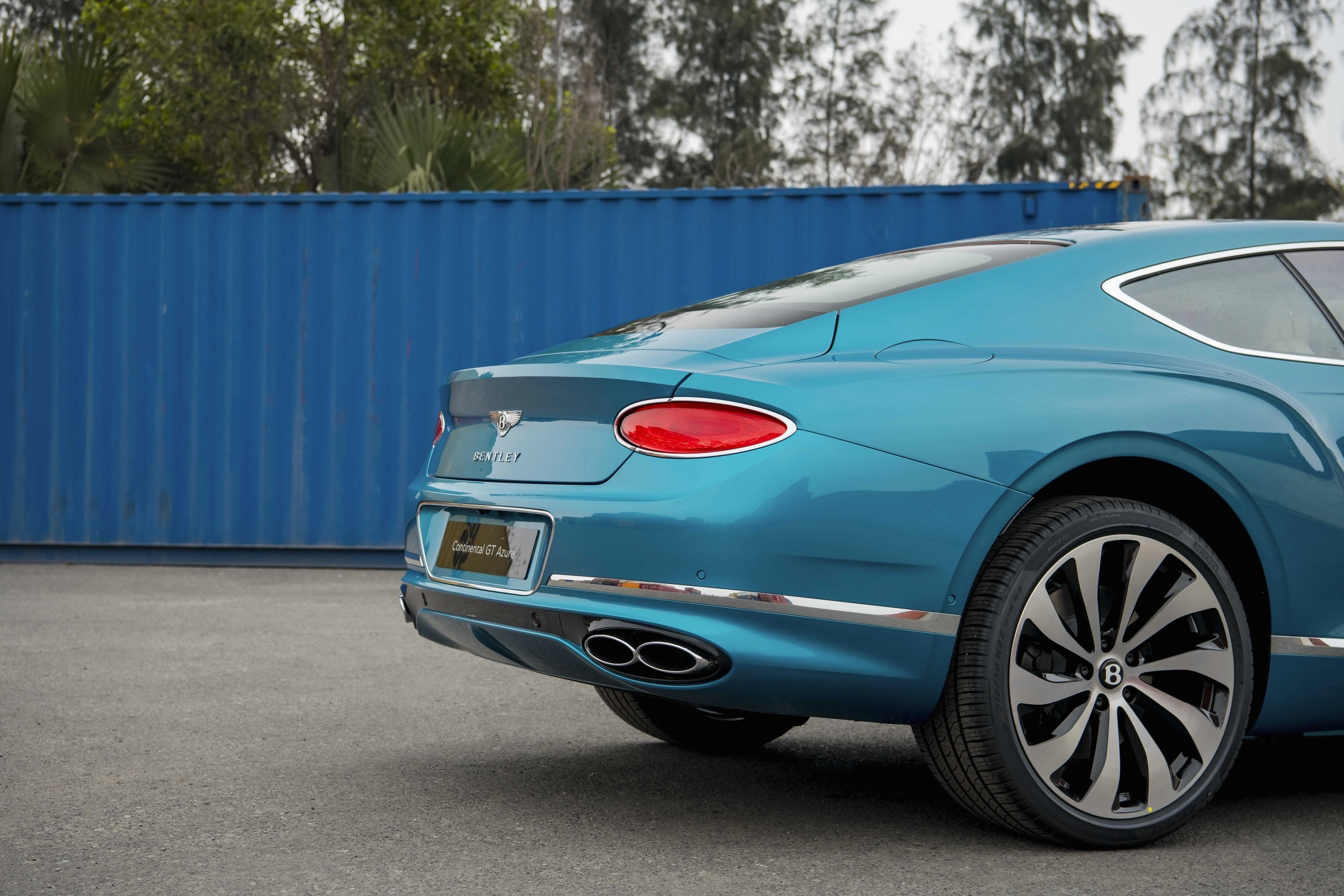 Bentley Continental 2026 23