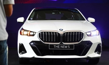 BMW Series 5 2026 36