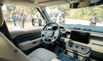 Land Rover Defender 130 2026 30