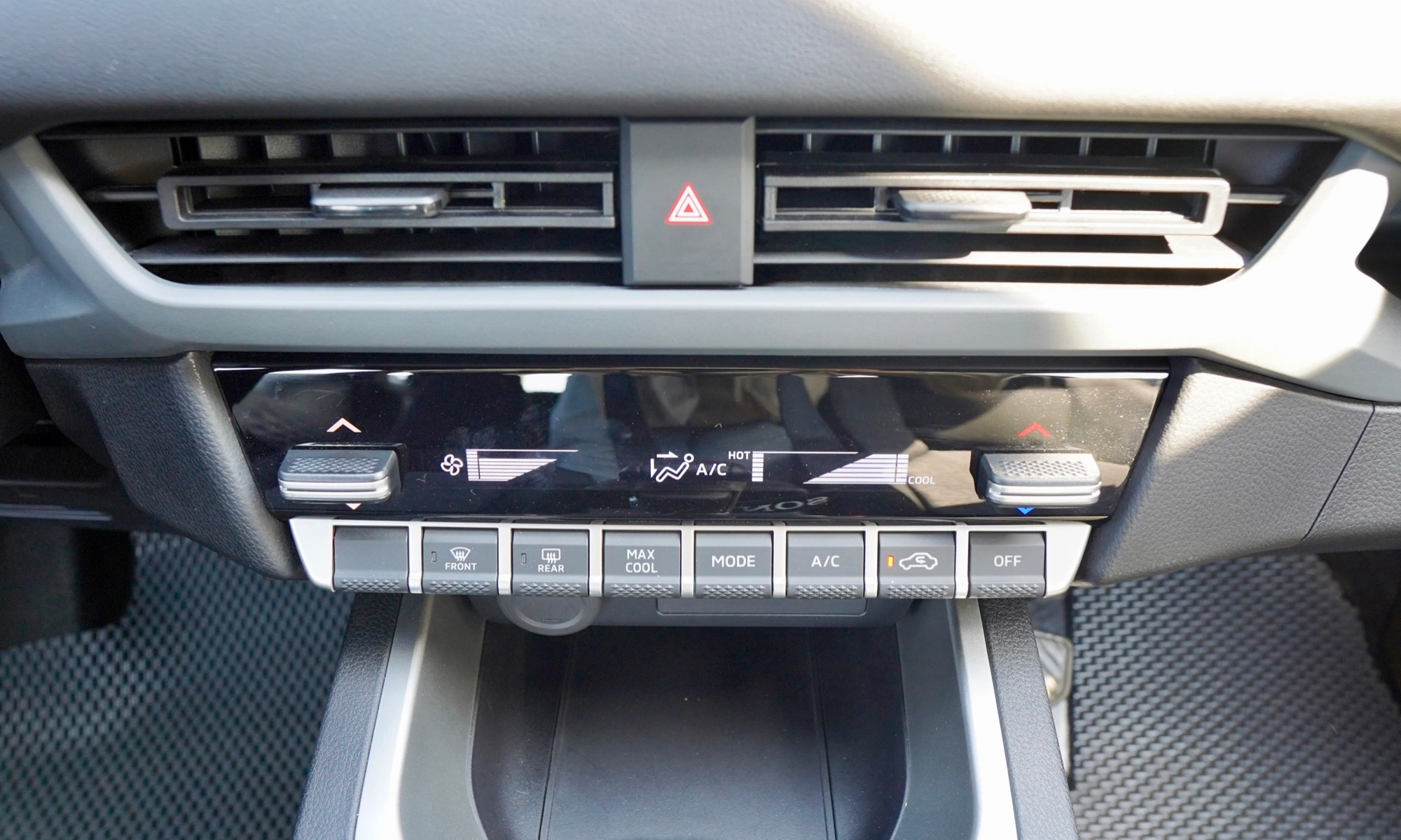 Mitsubishi Xforce 2026 42