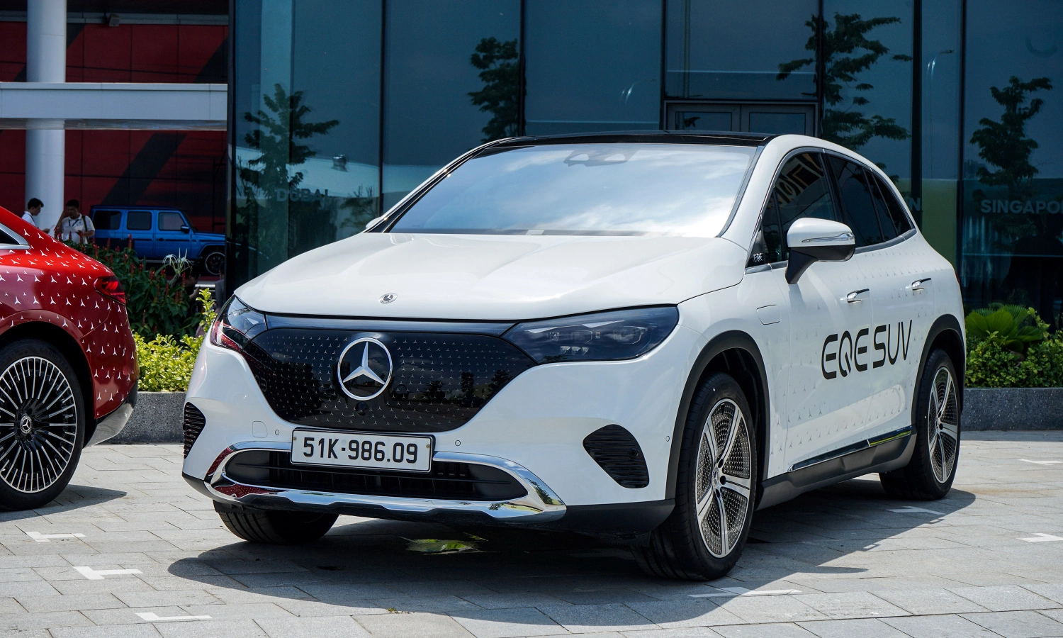 Mercedes EQE SUV 2026 13