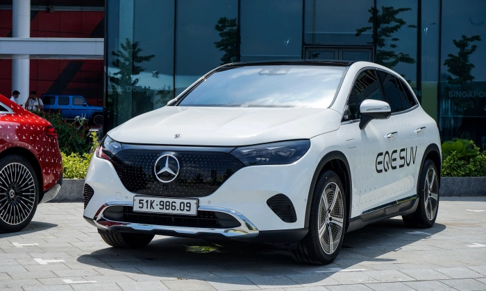 Mercedes EQE SUV 2026 26