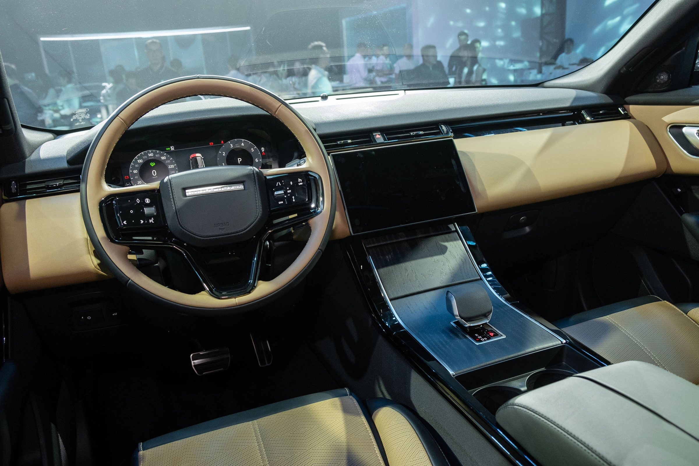 Land Rover Range Rover Velar 2026 12
