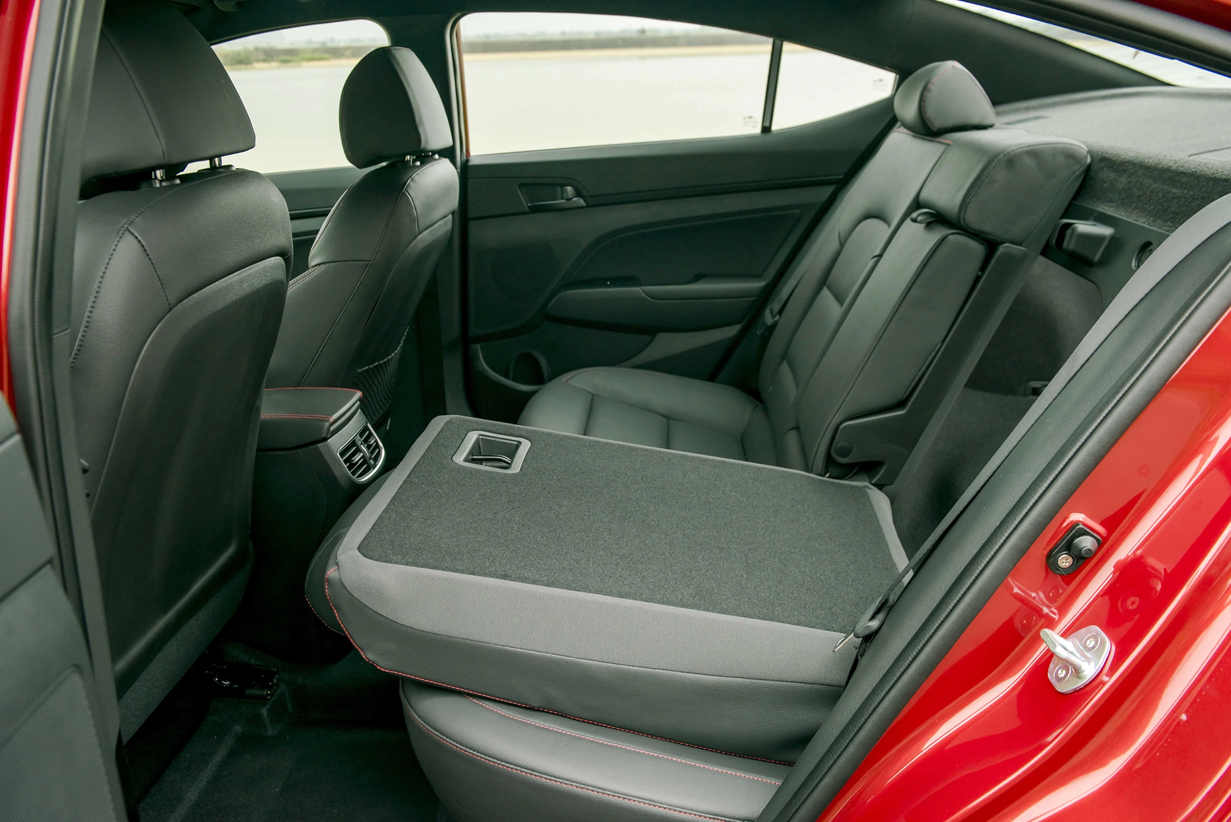 Hyundai Elantra 2026 24