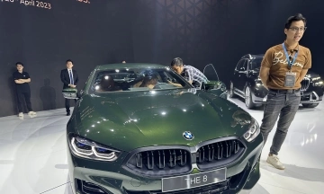 BMW Series 8 2026 21