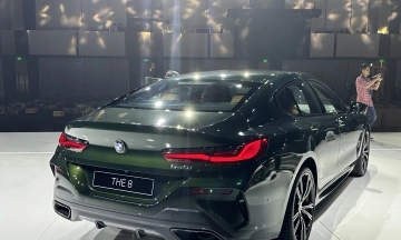 BMW Series 8 2026 25