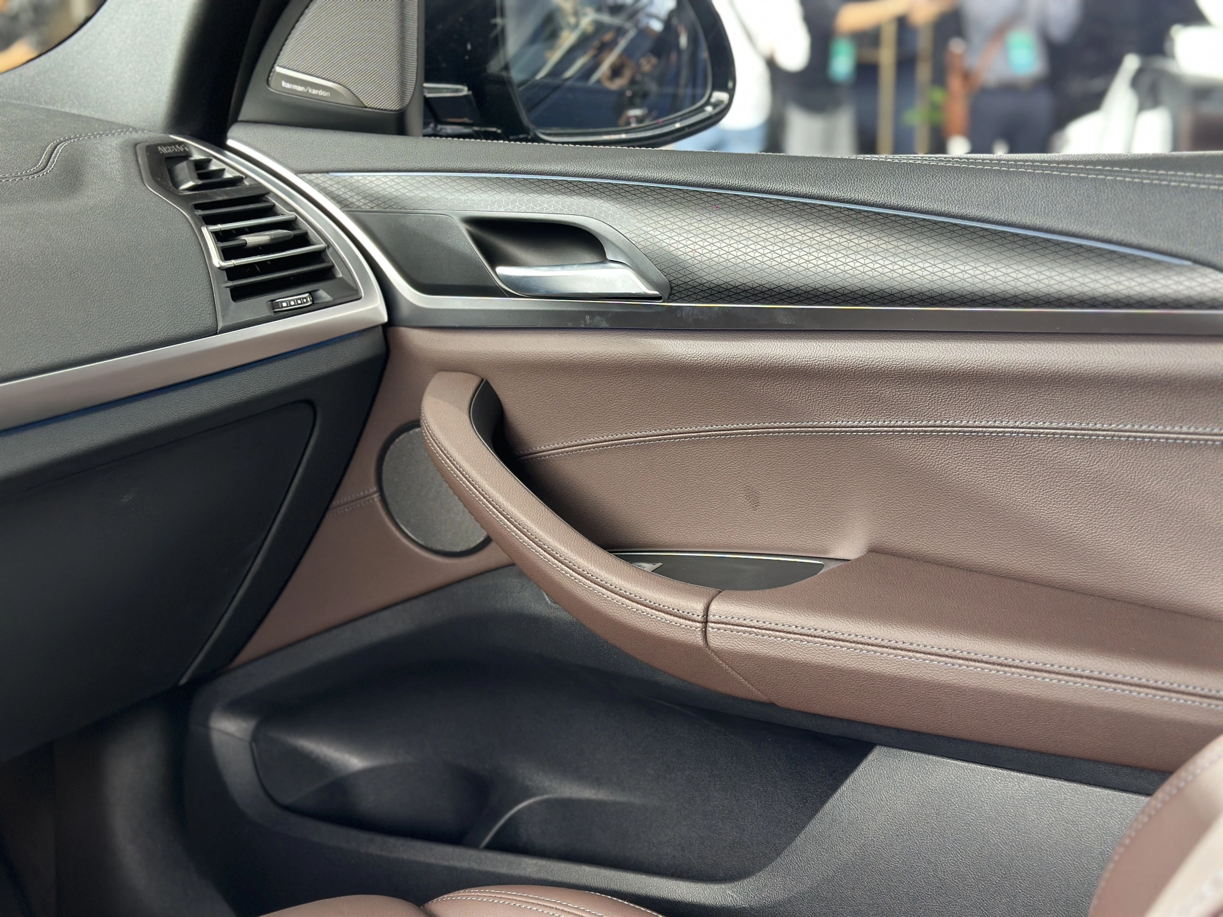 BMW iX3 2026 18