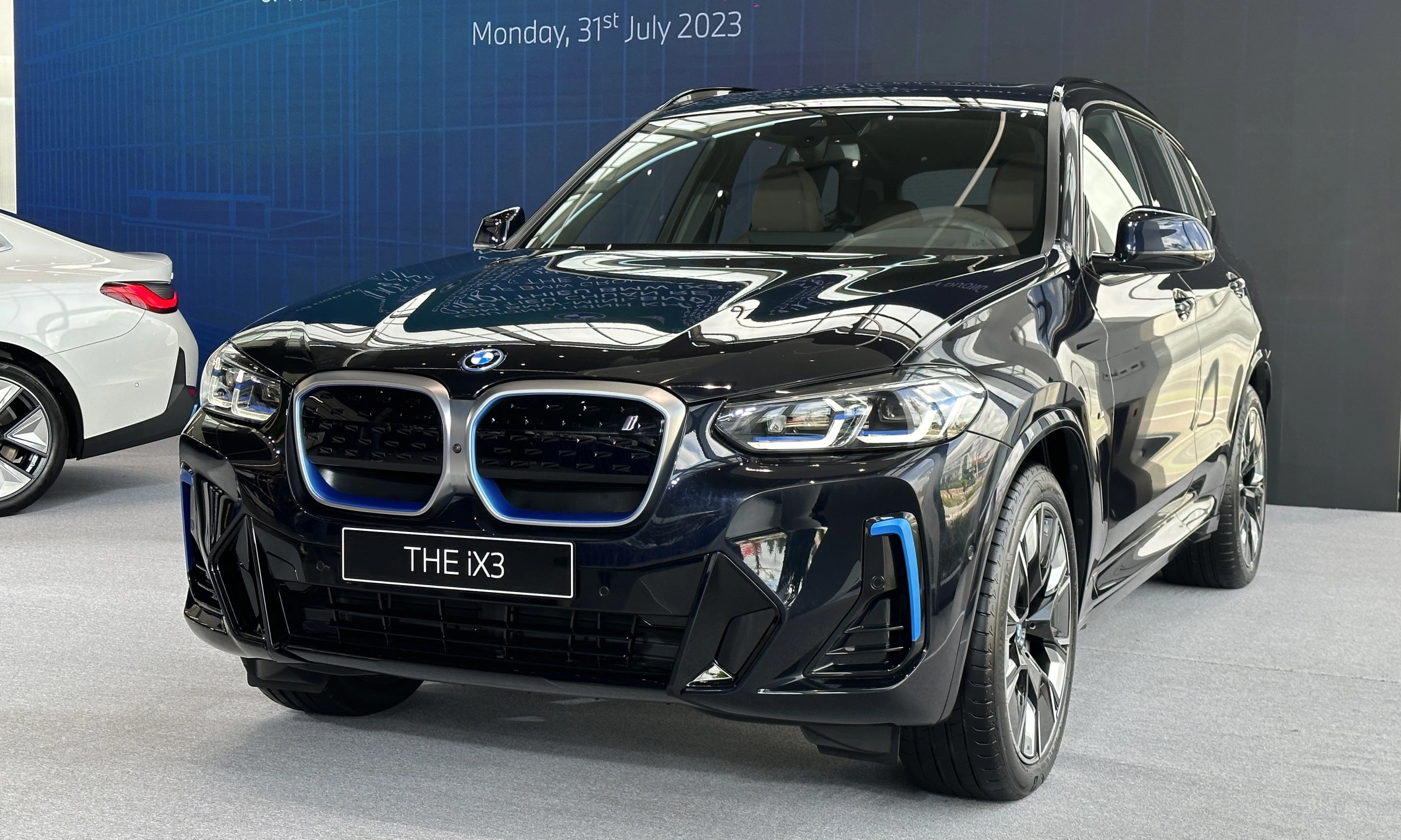 BMW iX3 2026 3