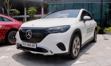 Mercedes EQE SUV 2026 14