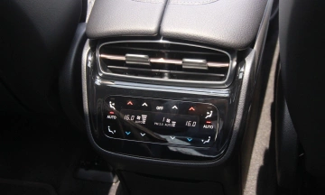 Mercedes EQE SUV 2026 19
