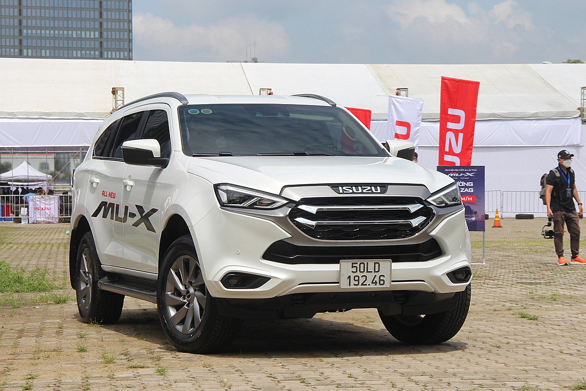 Isuzu mu-X 2026 1