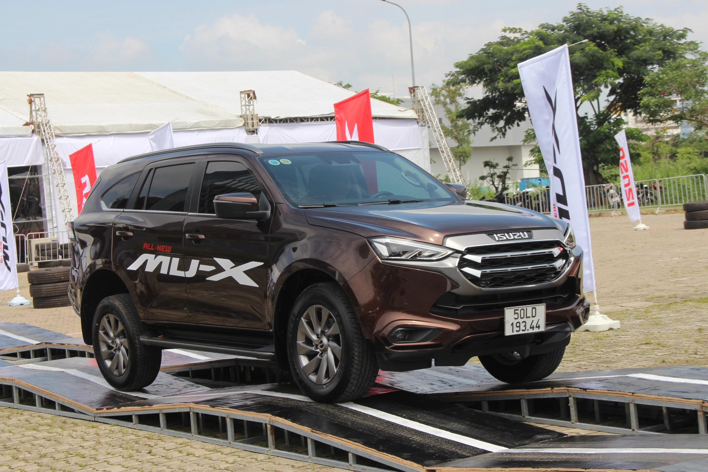 Isuzu mu-X 2026 4