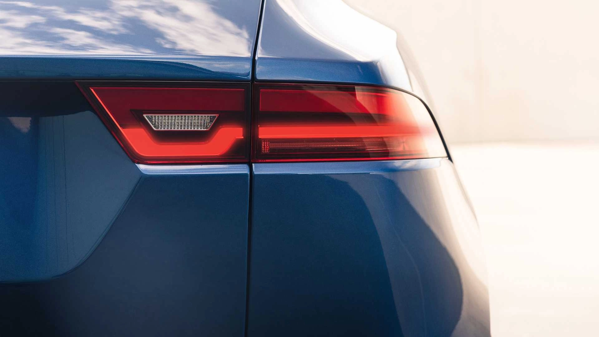 Jaguar E-Pace 2026 10