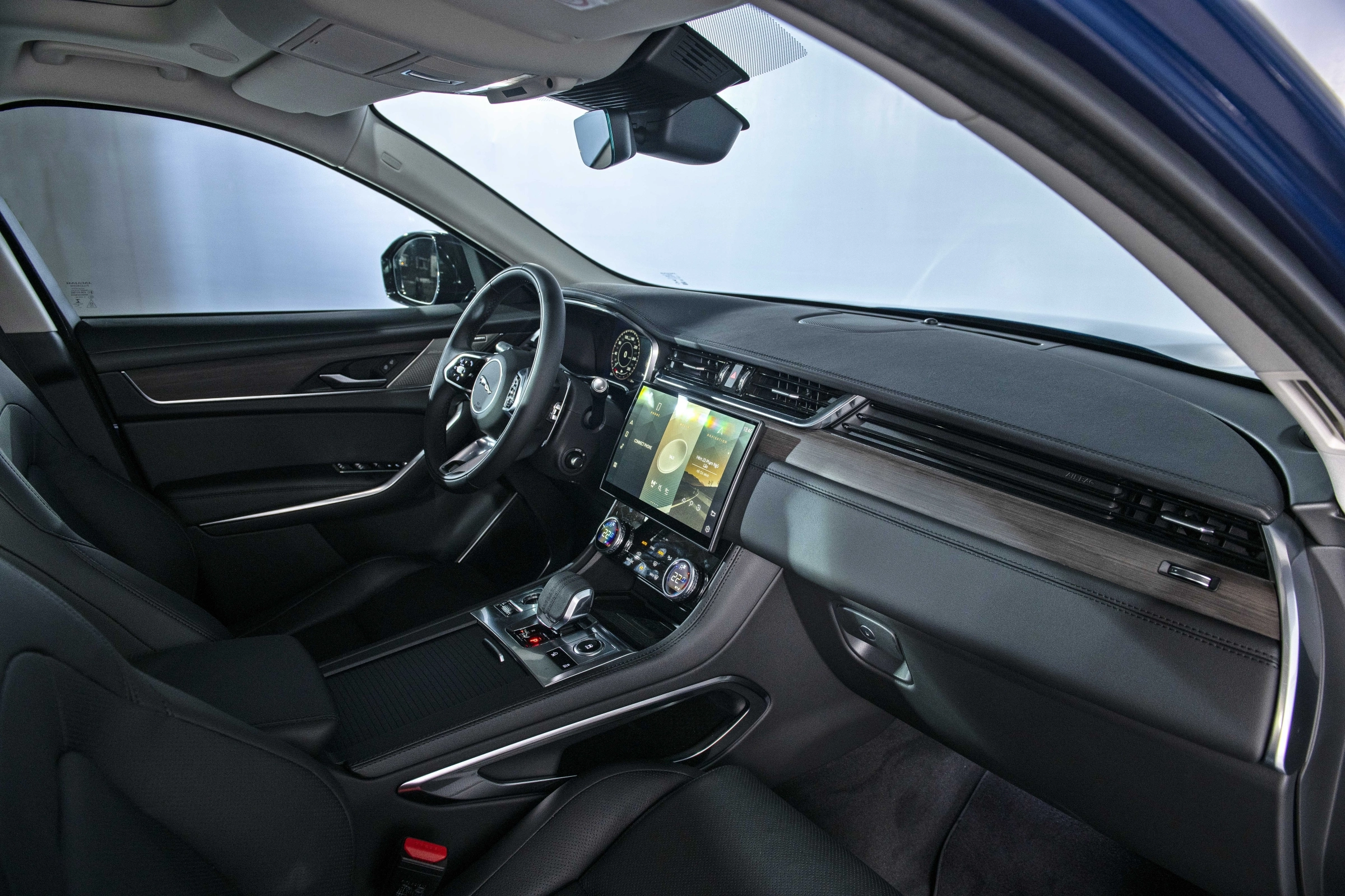 Jaguar F-Pace 2026 10