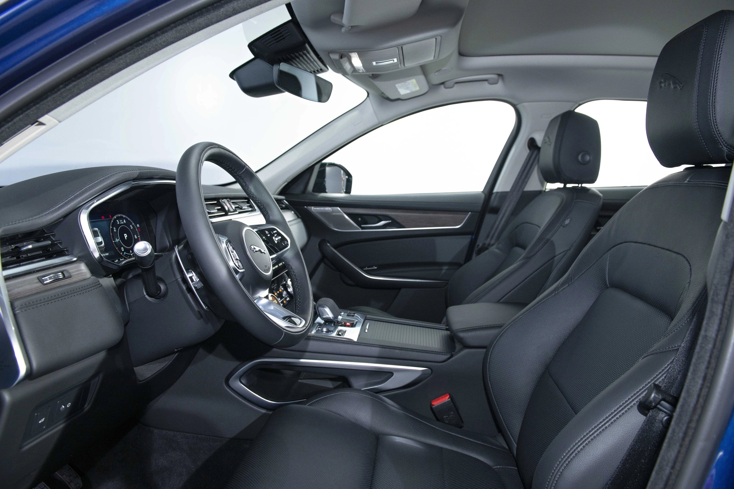 Jaguar F-Pace 2026 19