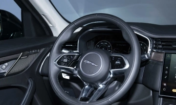 Jaguar F-Pace 2026 32