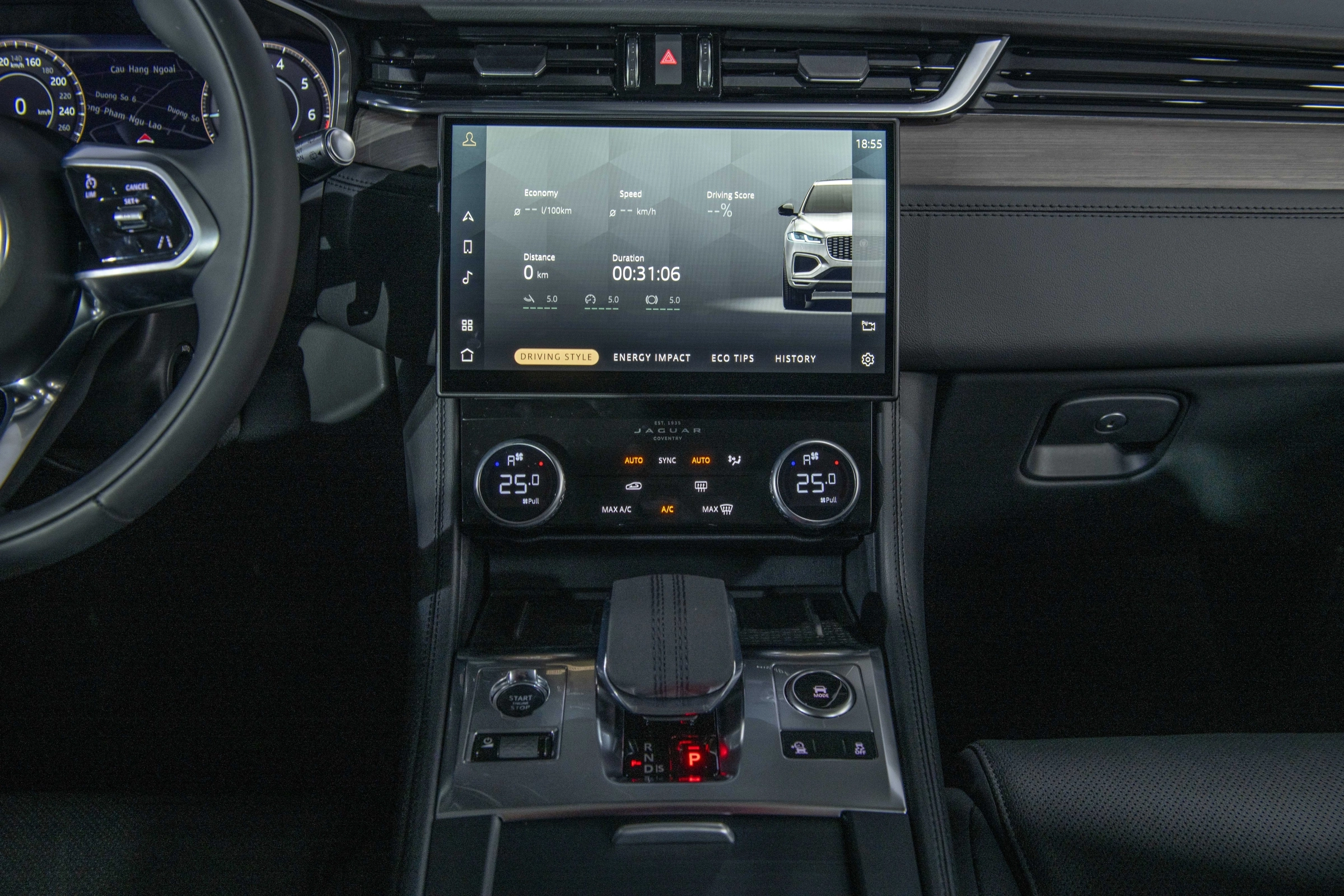 Jaguar F-Pace 2026 14