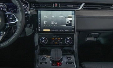 Jaguar F-Pace 2026 34
