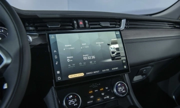 Jaguar F-Pace 2026 36