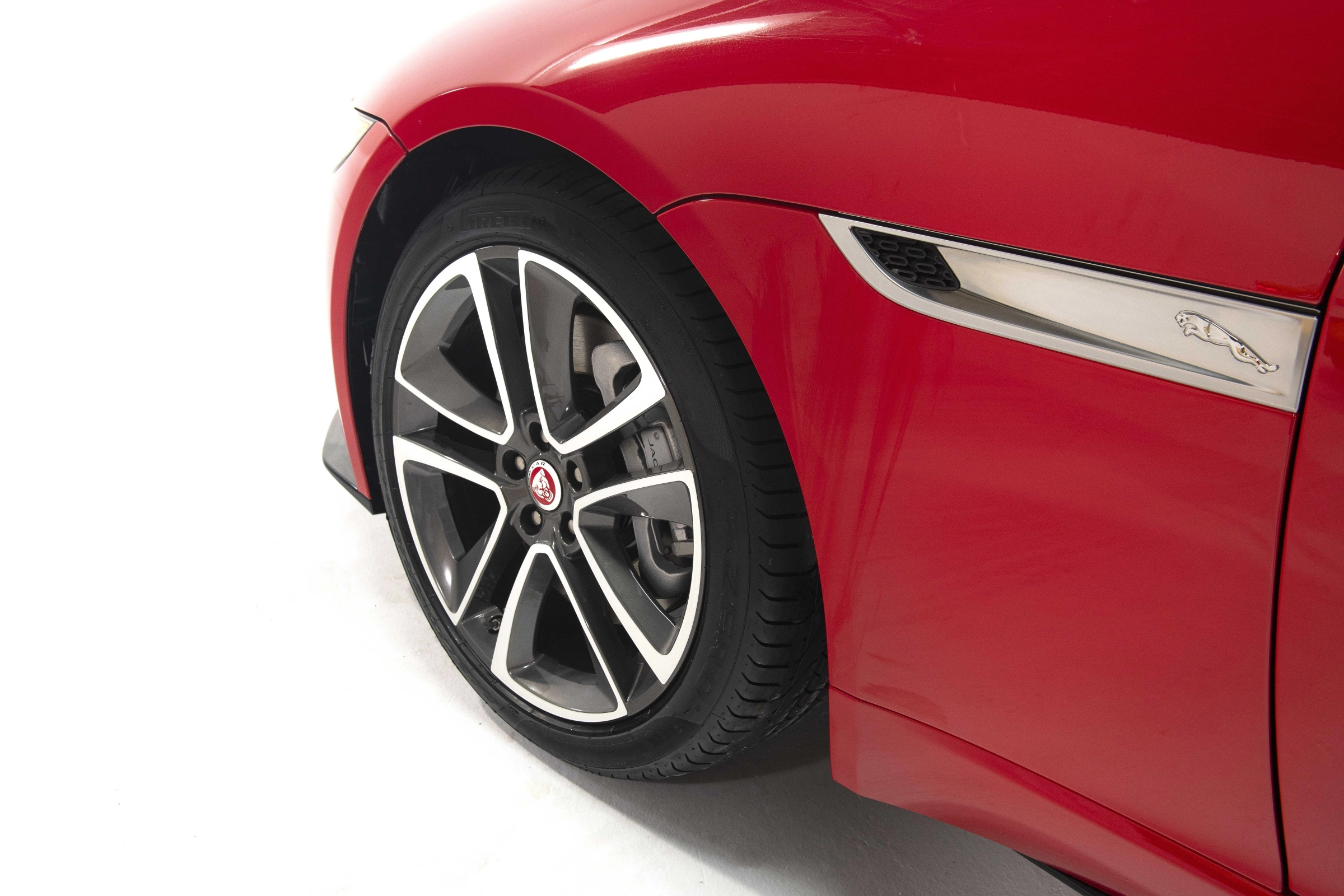 Jaguar F-Type 2026 11