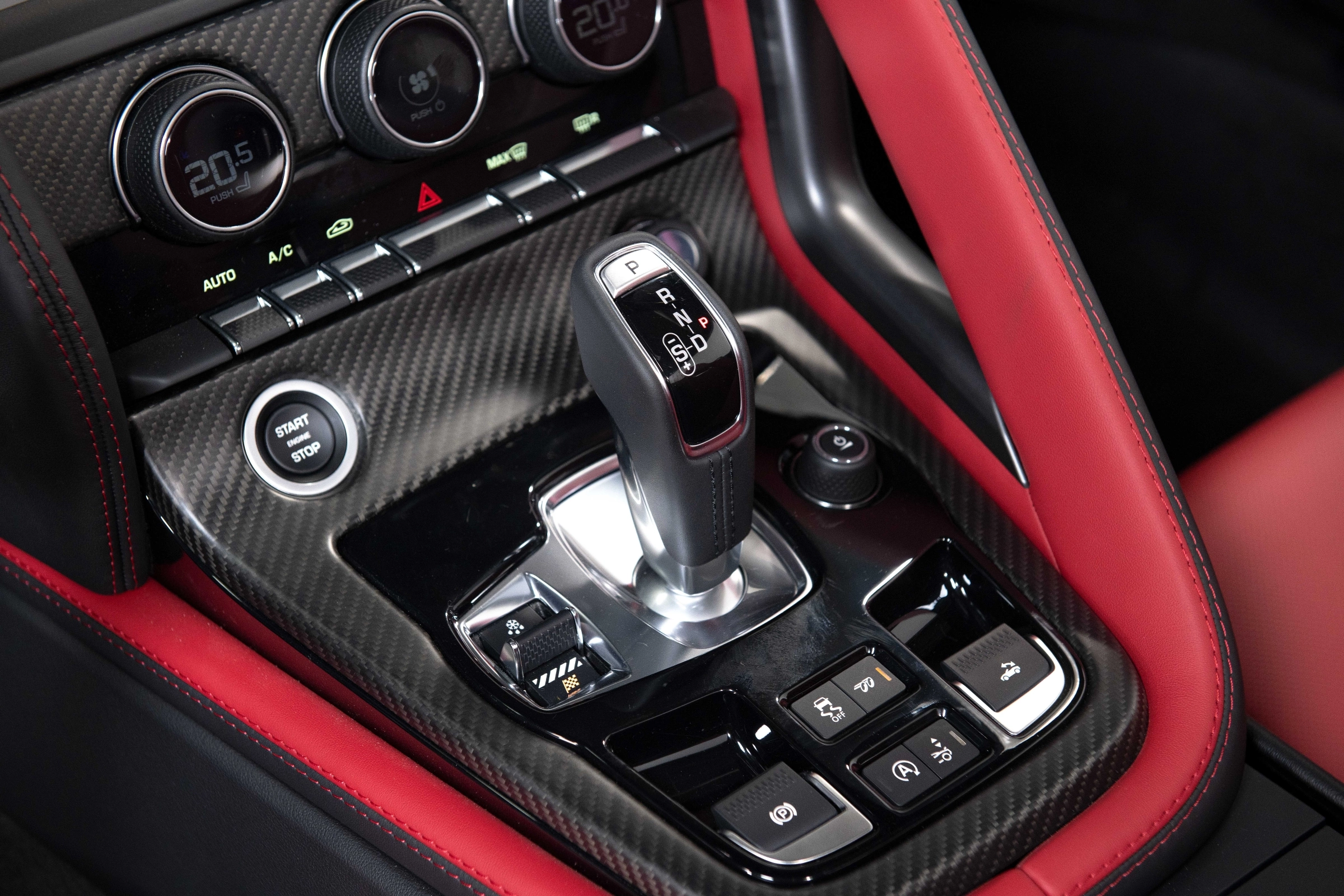 Jaguar F-Type 2026 24