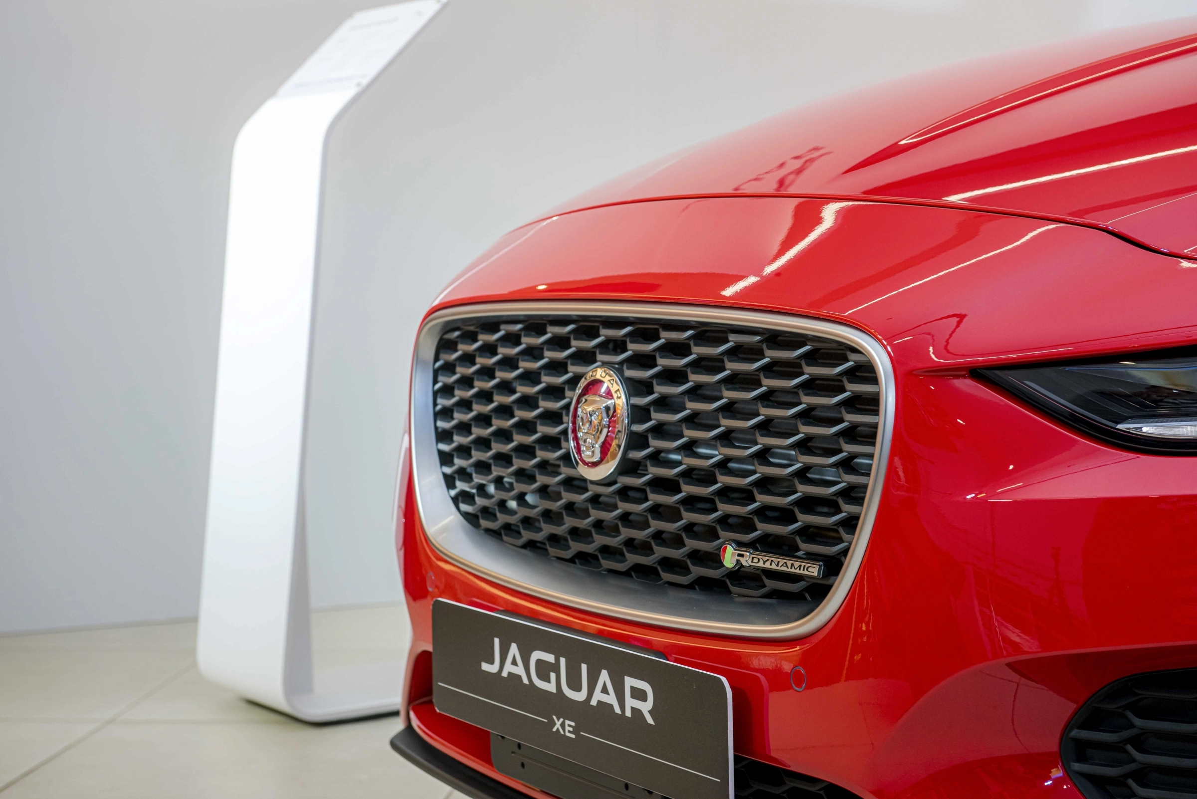 Jaguar XE 2026 13
