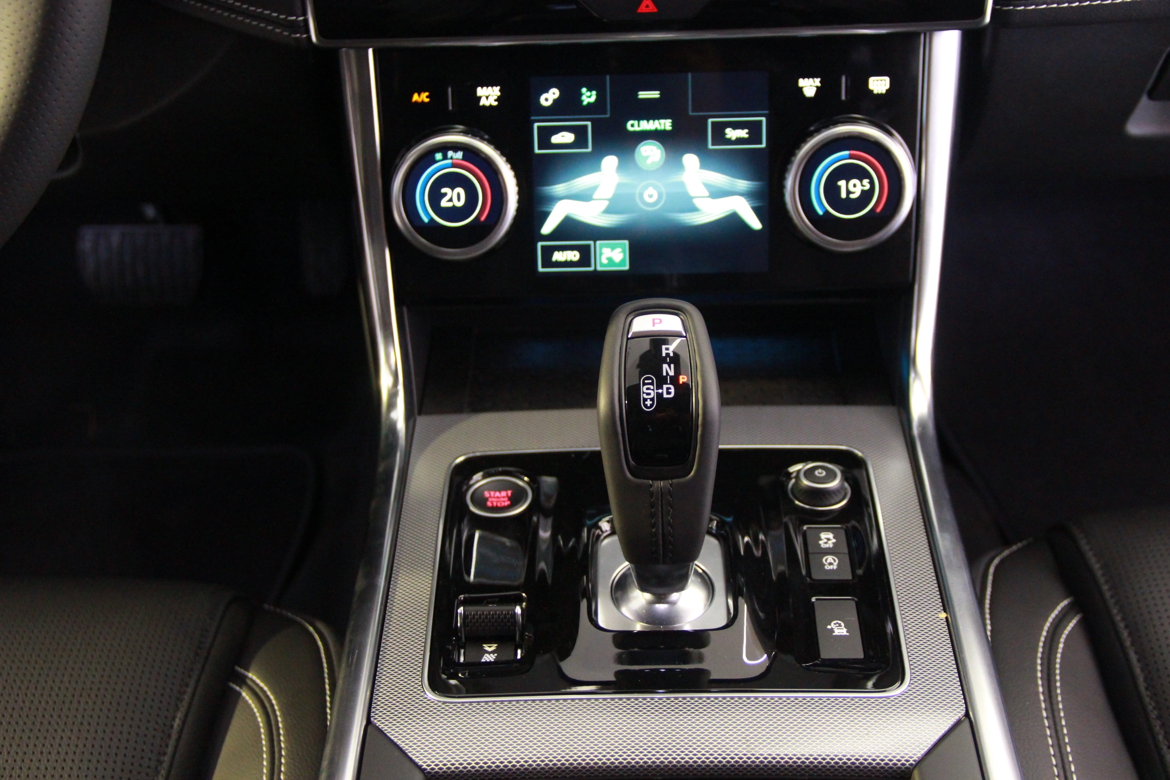 Jaguar XE 2026 19
