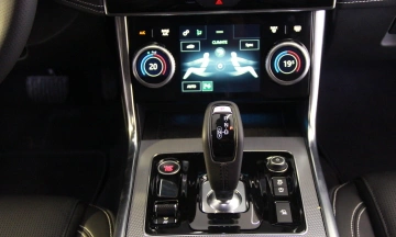 Jaguar XE 2026 40