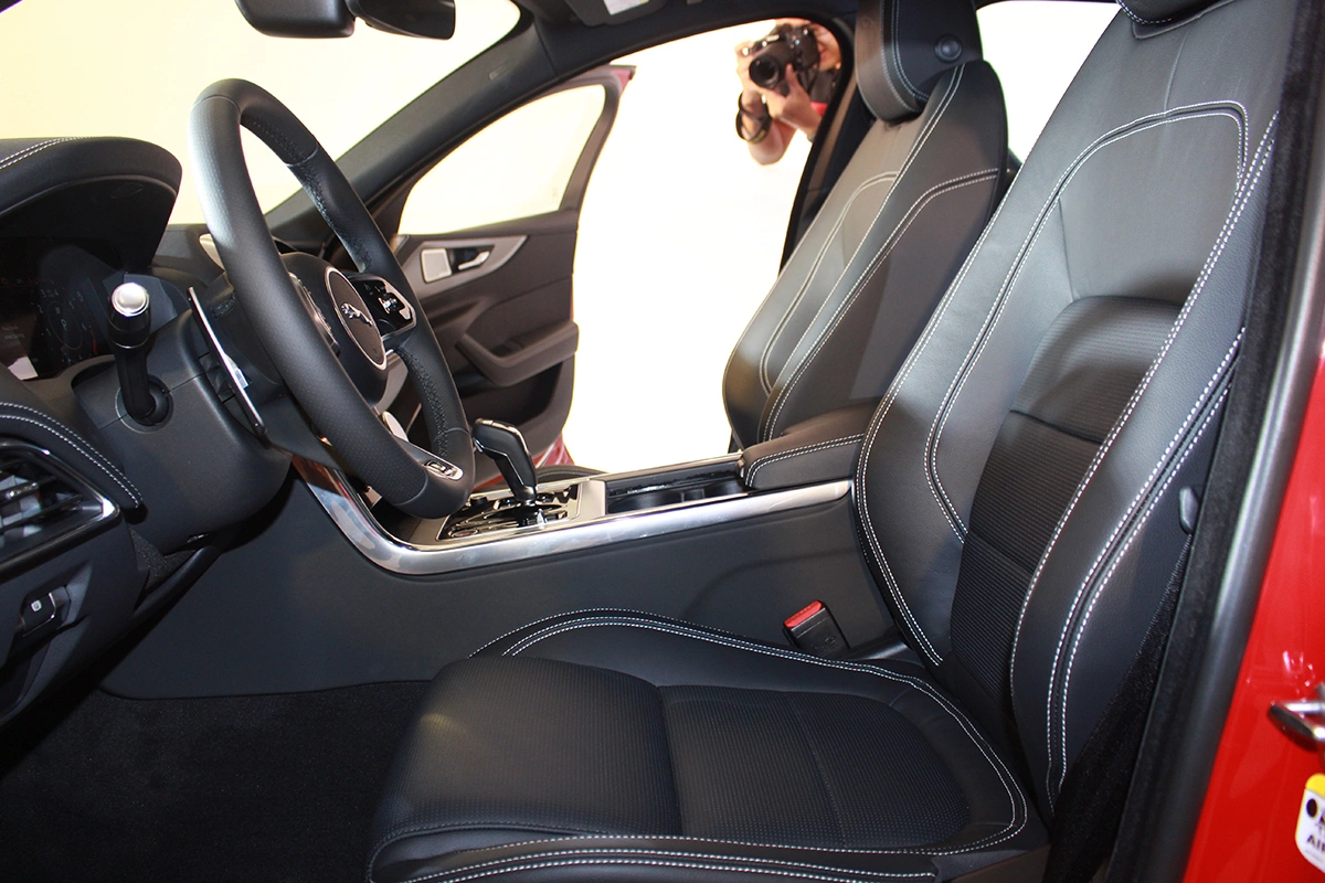 Jaguar XE 2026 16