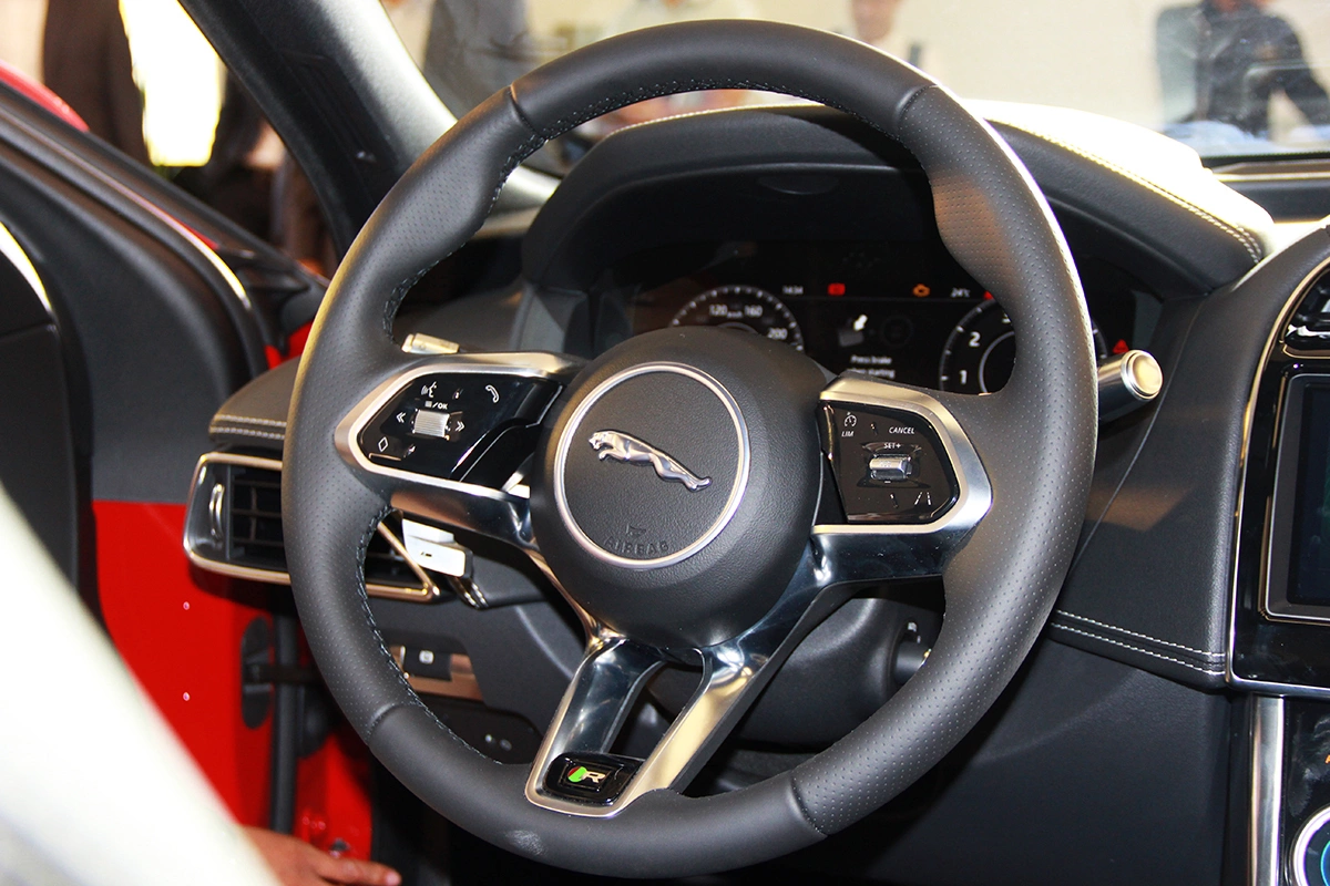 Jaguar XE 2026 17