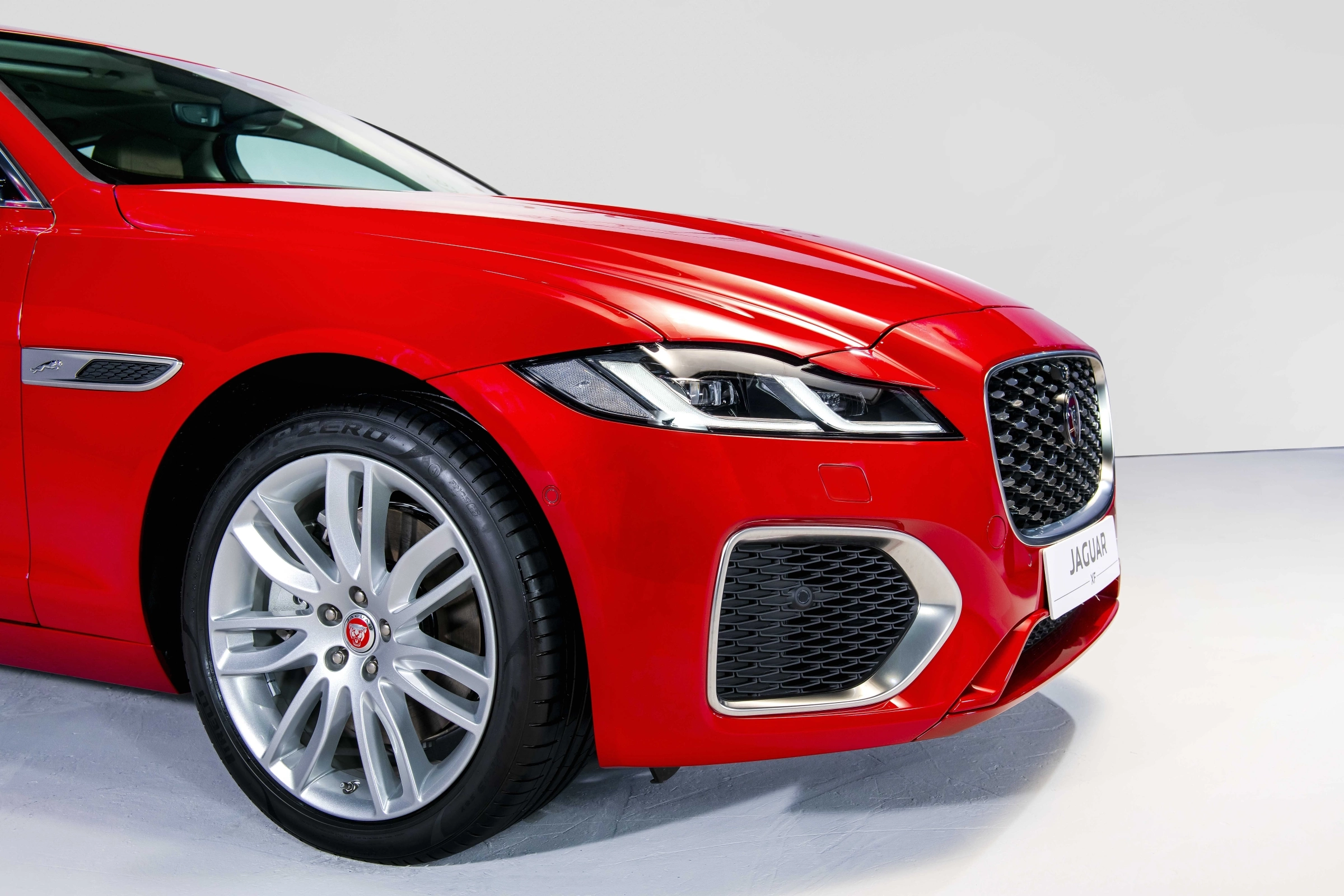 Jaguar XF 2026 4