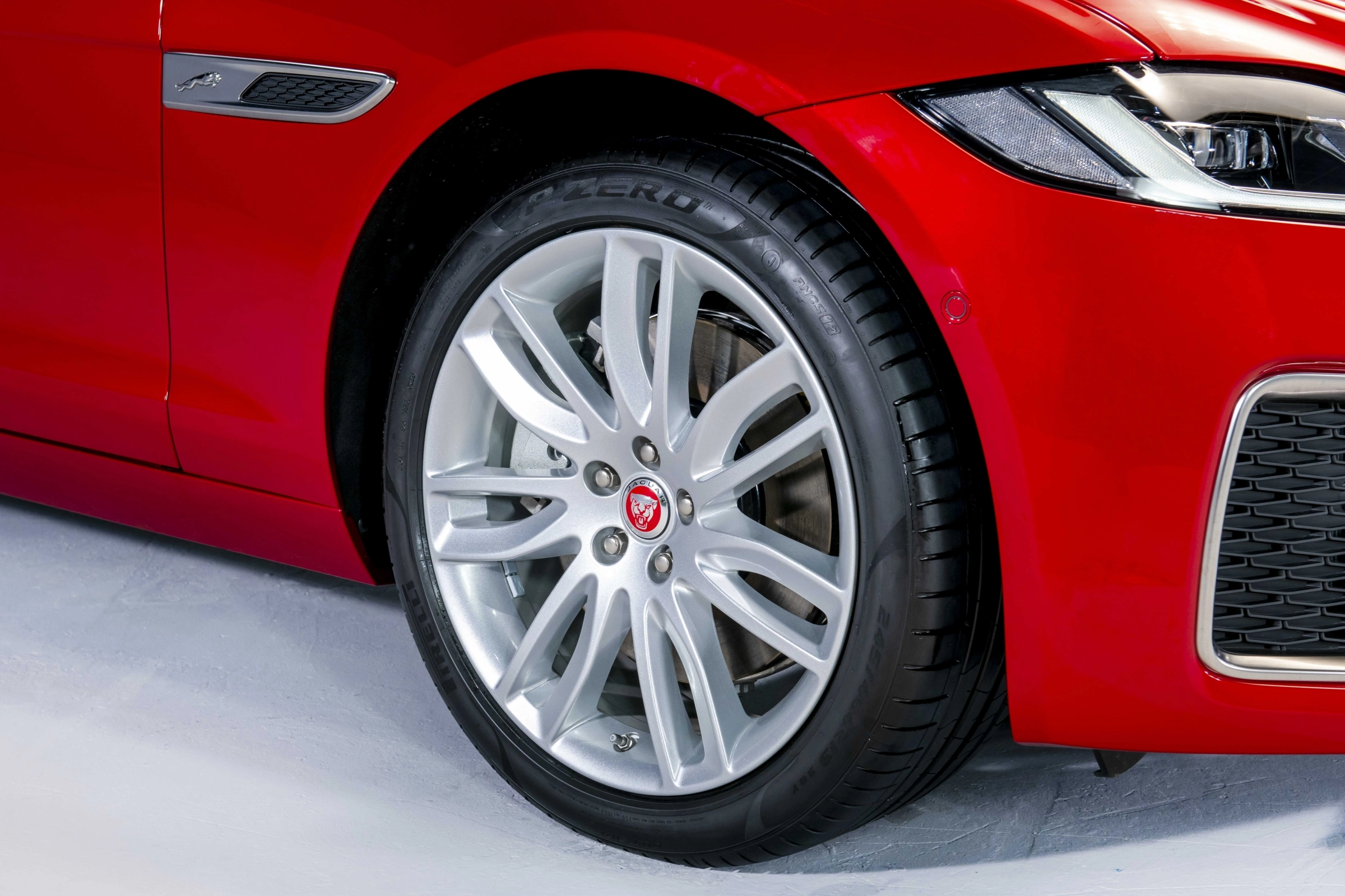 Jaguar XF 2026 5
