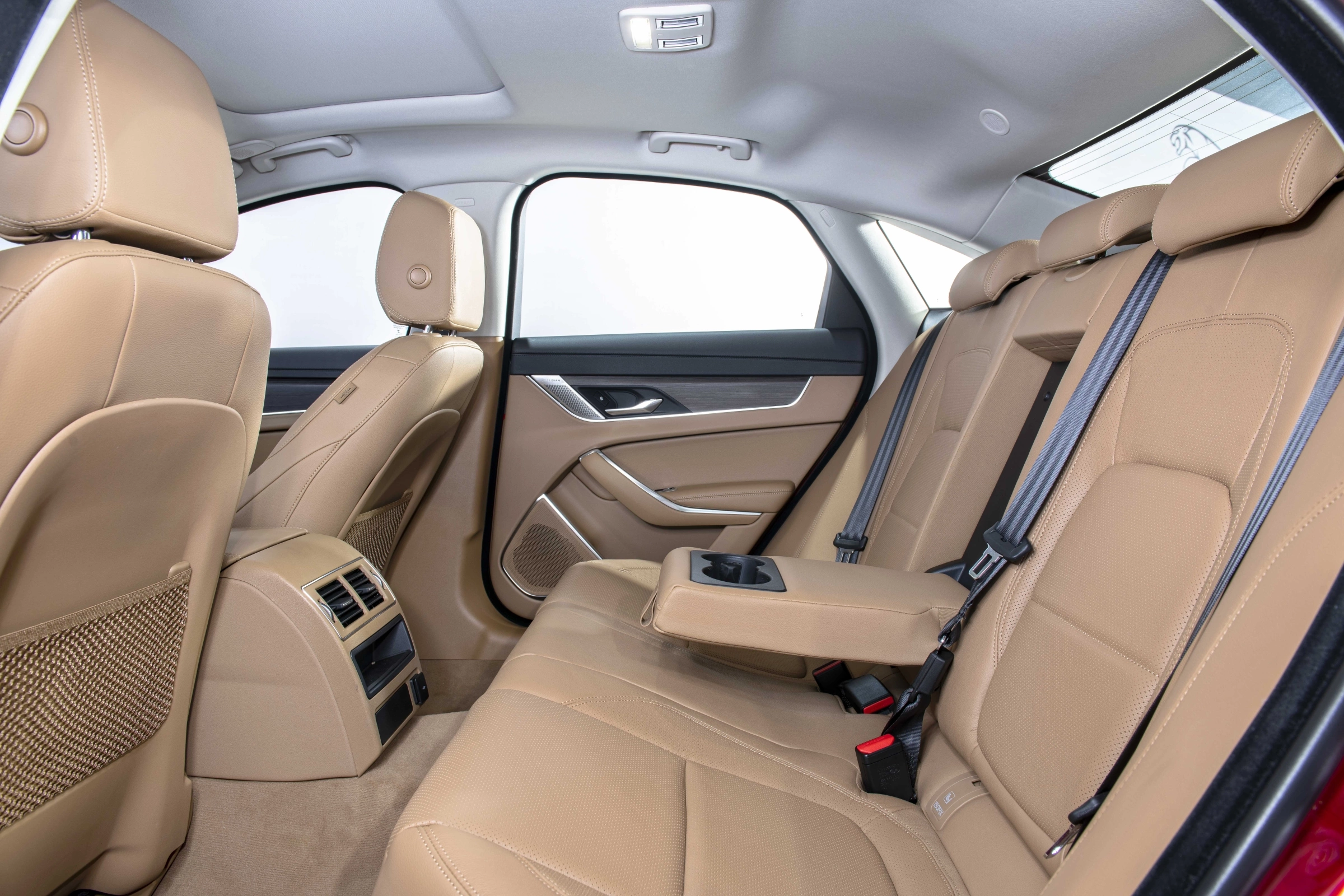Jaguar XF 2026 16