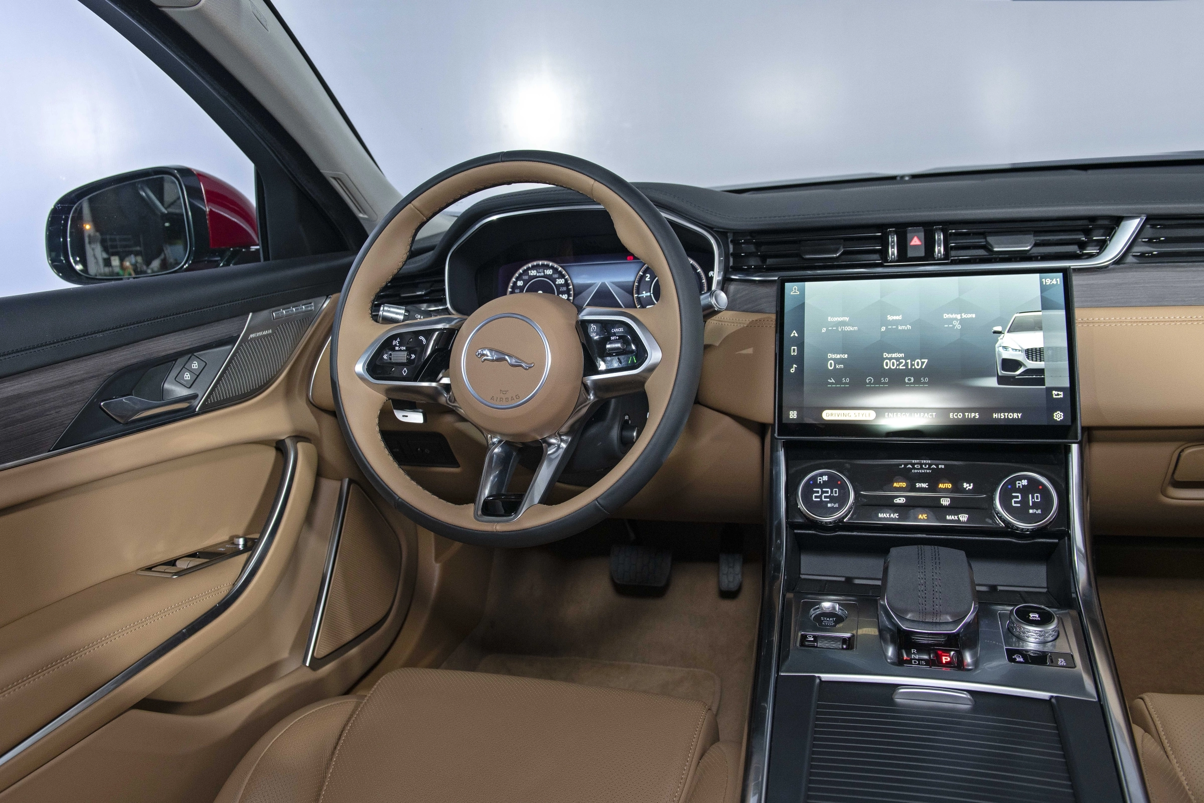 Jaguar XF 2026 12