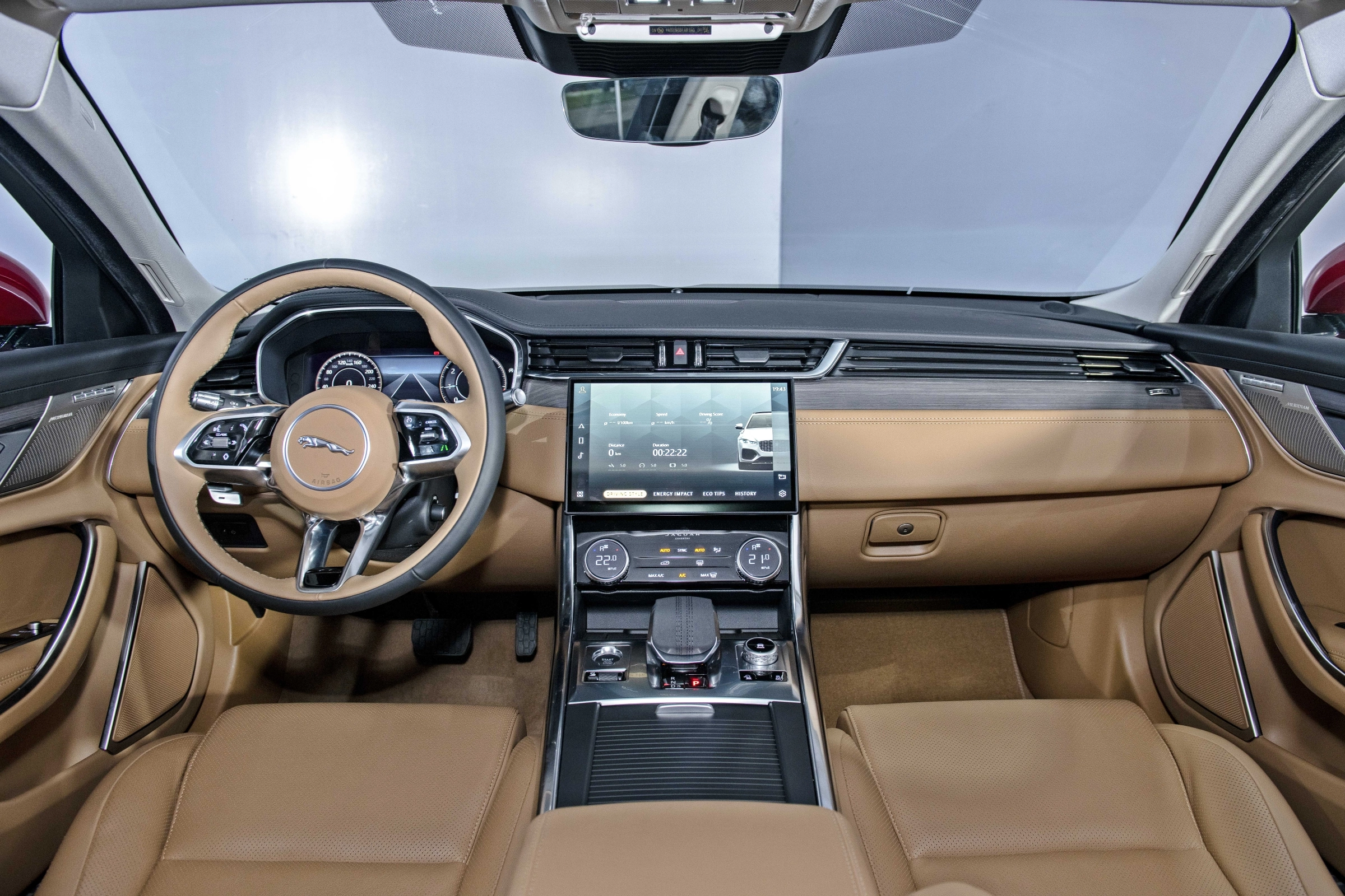 Jaguar XF 2026 13