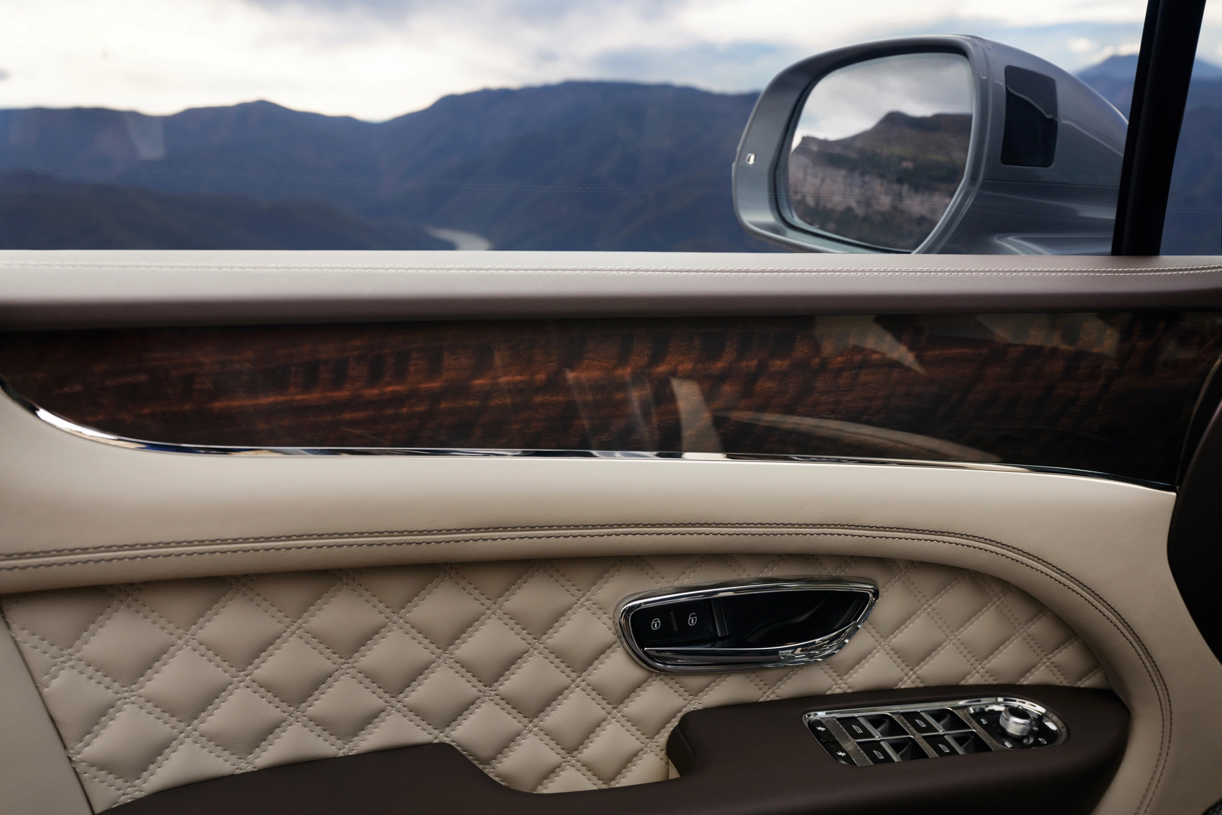 Bentley Bentayga 2026 10