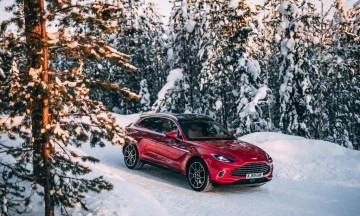 Aston Martin DBX 2026 15