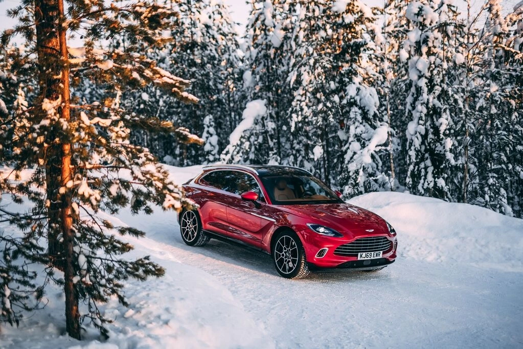 Aston Martin DBX 2026